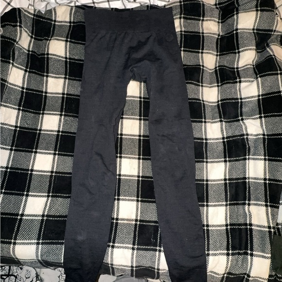 Lazuli Label scrunch butt leggings - Picture 3 of 4